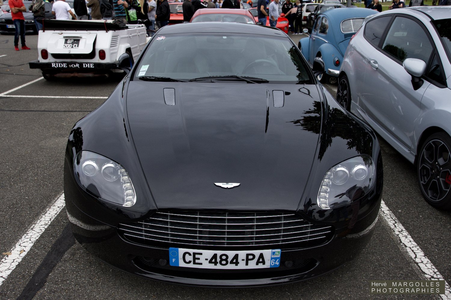 2017_Aston martin V8 Vantage-02.jpg